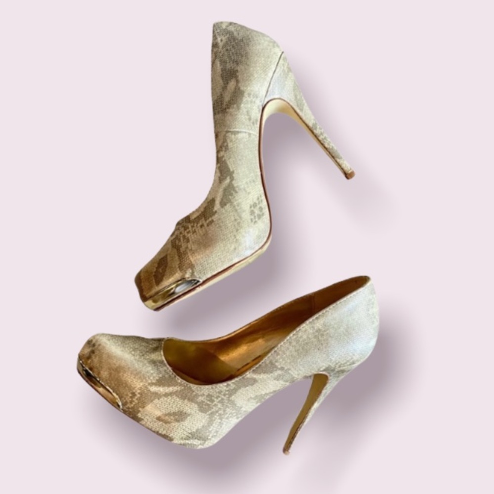 Heart in D Metallic Python Platform Heels